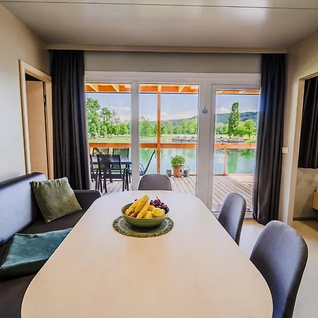 Ferienhaus Three Bedroom Mobile