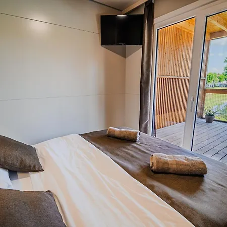 Ferienhaus Three Bedroom Mobile *